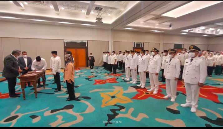 <p>Pemerintah Kota Tangerang Selatan melakukan rotasi dan mutasi terhadap beberapa pejabat pada Jumat (31/12/2021)</p>
