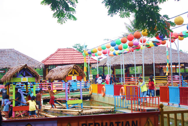 Foto area bermain anak di Taman Herbal Insani 