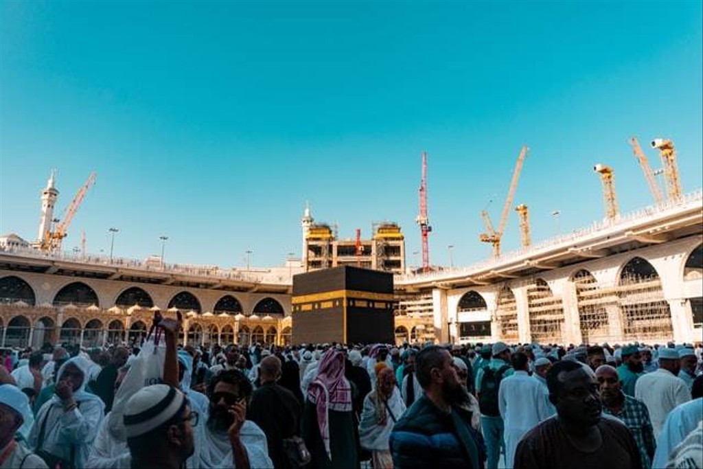 Perbedaan Ibadah Haji dan Umrah dari Hukum, hingga Rukun dan Pelaksanaannya