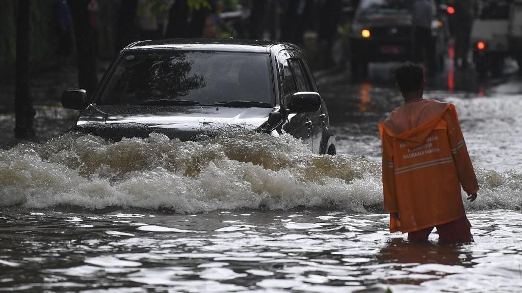 Hujan Seharian, 8 Titik di Tangsel Terendam Banjir, 1 Lokasi Longsor
