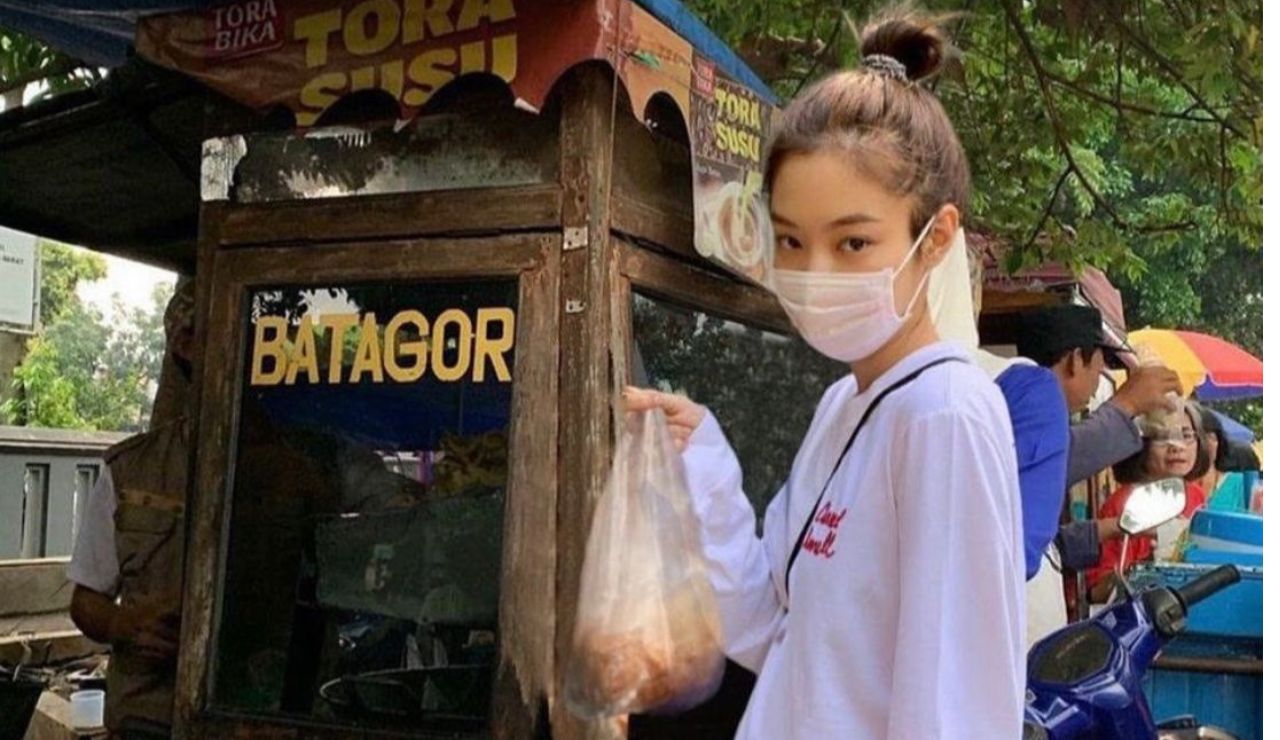 Jennie Blackpink Kegep Beli Batagor, Sandiaga: Berkah untuk UMKM GBK
