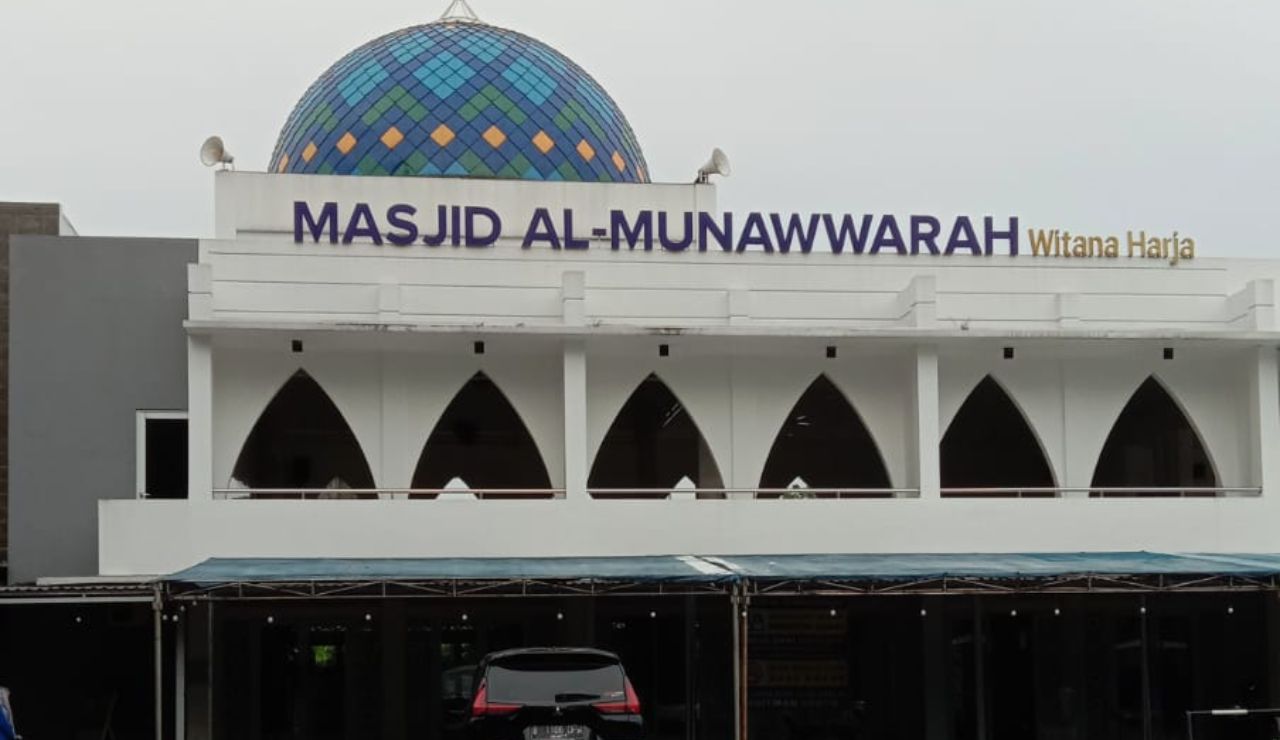 Masjid Al Munawwarah Pamulang Tangsel Bagi-bagi Takjil Gratis Selama Ramadhan