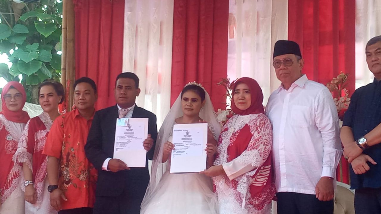 Merdeka! 36 Pasangan di Tangsel Dibuatkan Akta Perkawinan