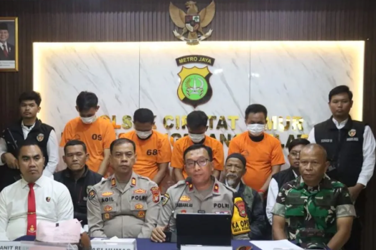 Komplotan Ganjal ATM di Tangsel Gasak Rp73 Juta, Empat Pelaku Ditangkap